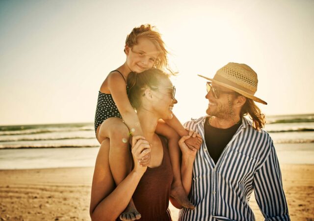 Famiglia felice al mare